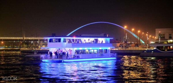 Dhow Cruise Dubai Marina Premium